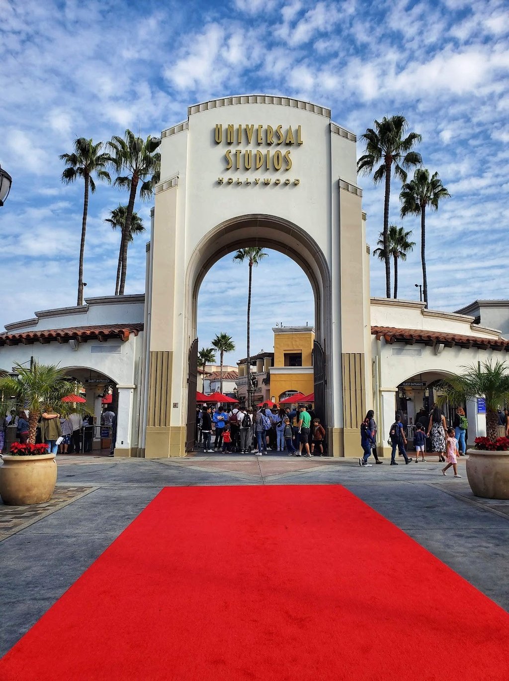 The iconic arched entryway of Universal Studios Hollywood