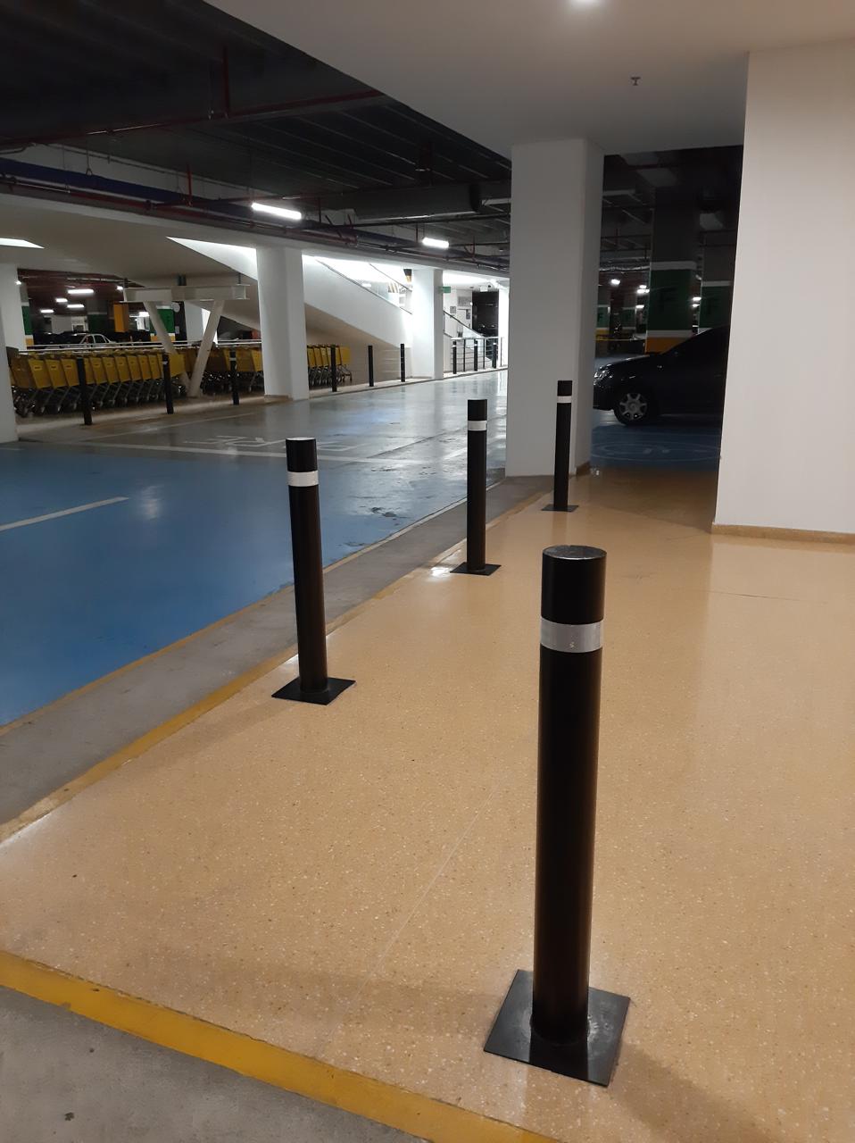 meta name="description" content="Instalamos bolardos de seguridad para parques, vías y zonas peatona