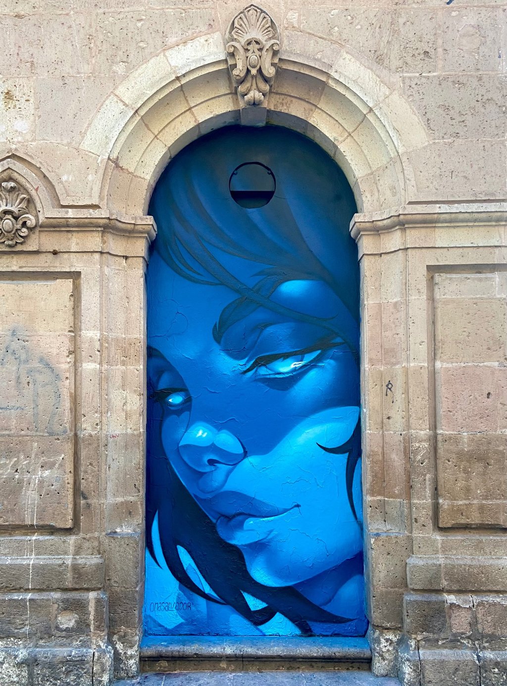 Calypso – Mural en Patrimonio Histórico de la UNESCO, Morelia, México por Ona Salvador