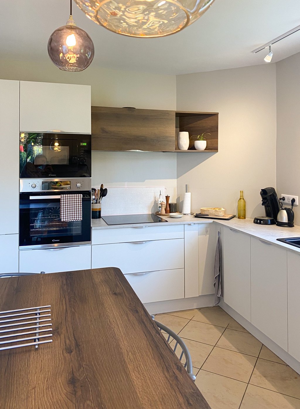 Espace cuisson four micro-onde à hauteur rénovation cuisine Besançon Fresnel