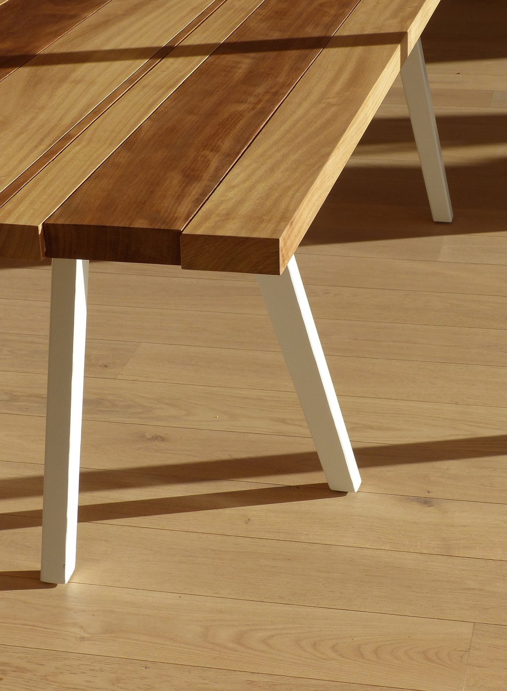 Table à manger en iroko sur mesure, Boa Studio Nantes