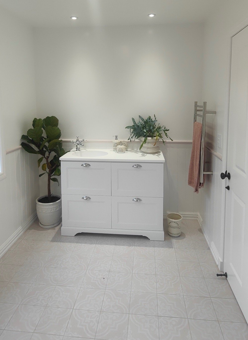 Spioenkop Mangawhai New Build - bathroom - CHR Builders