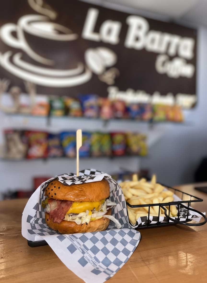 Hamburguesa Artesanal en La Barra Coffee Bar, Cajamarca Tolima
