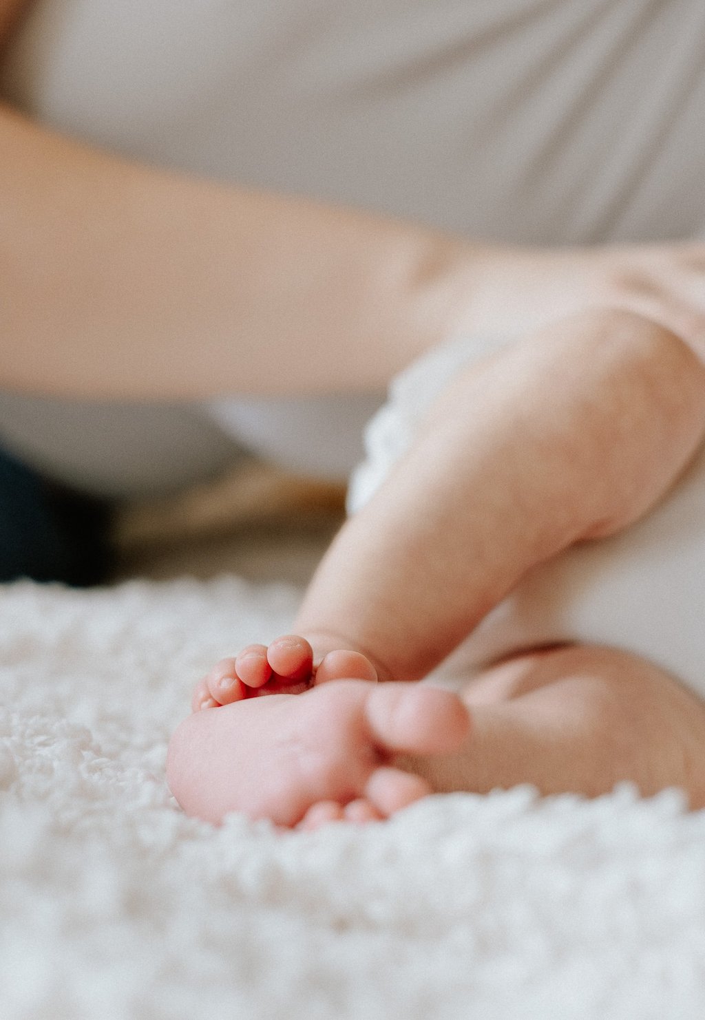 plan rapproché de pied de nouveau-né