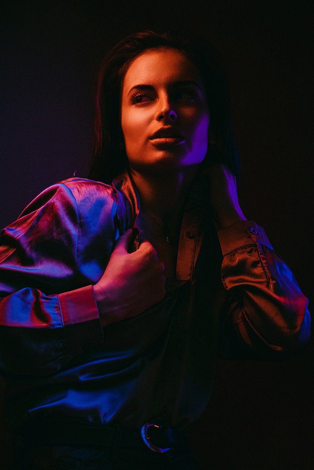 Shooting studio d'un portrait néon en région paloise