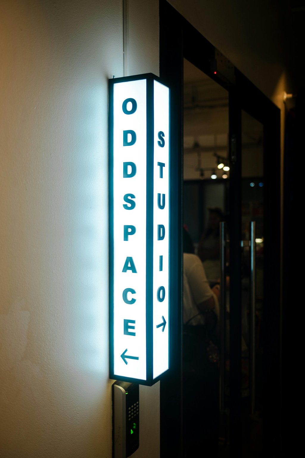 Backlit graphic signage