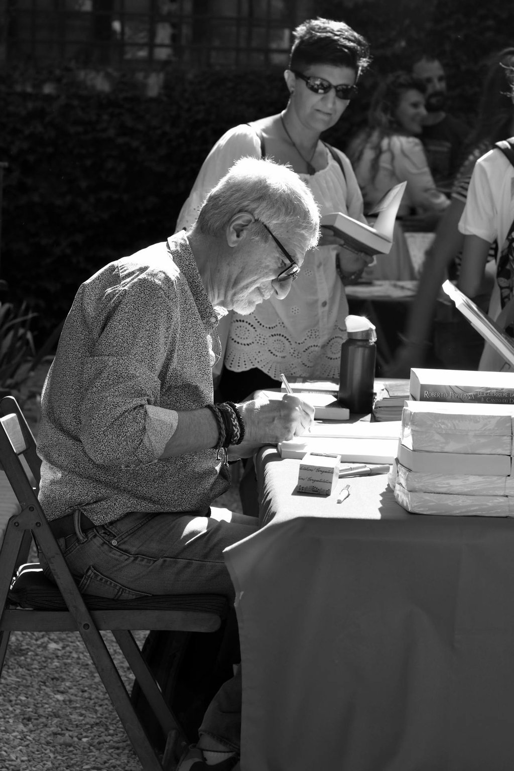 Servicios de marqueting para escritores de Writer Avenue. Firma de libros y ferias literarias