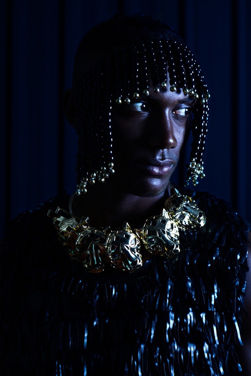 Editorial de Moda O Pente 