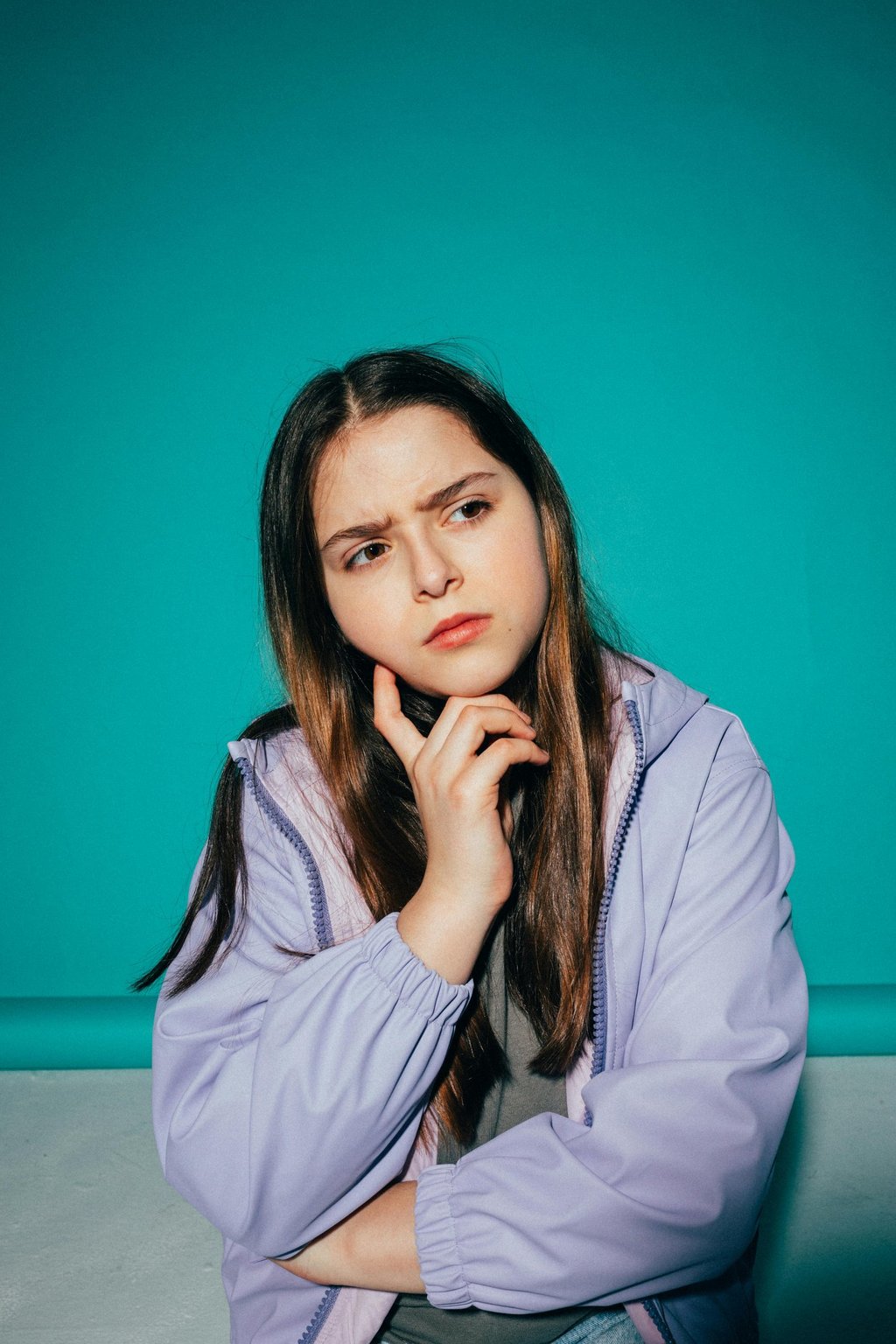 an hypersensitive woman with a worried expression
