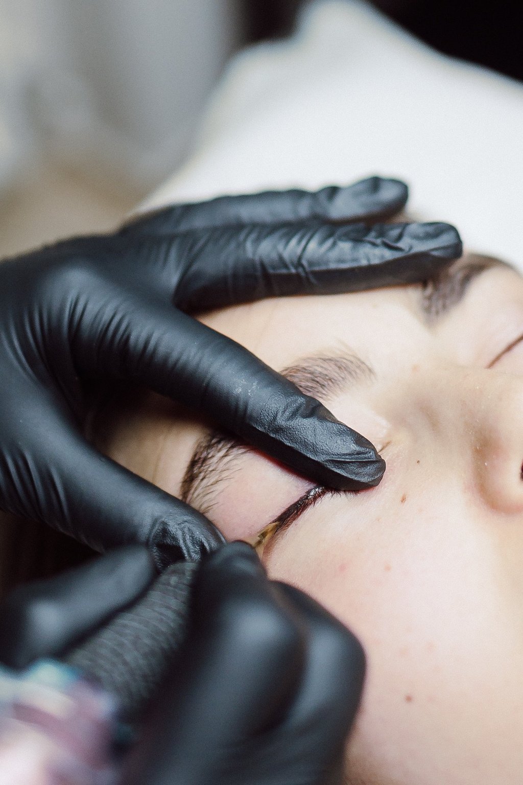Eyeliner durante la definizione del contorno occhi