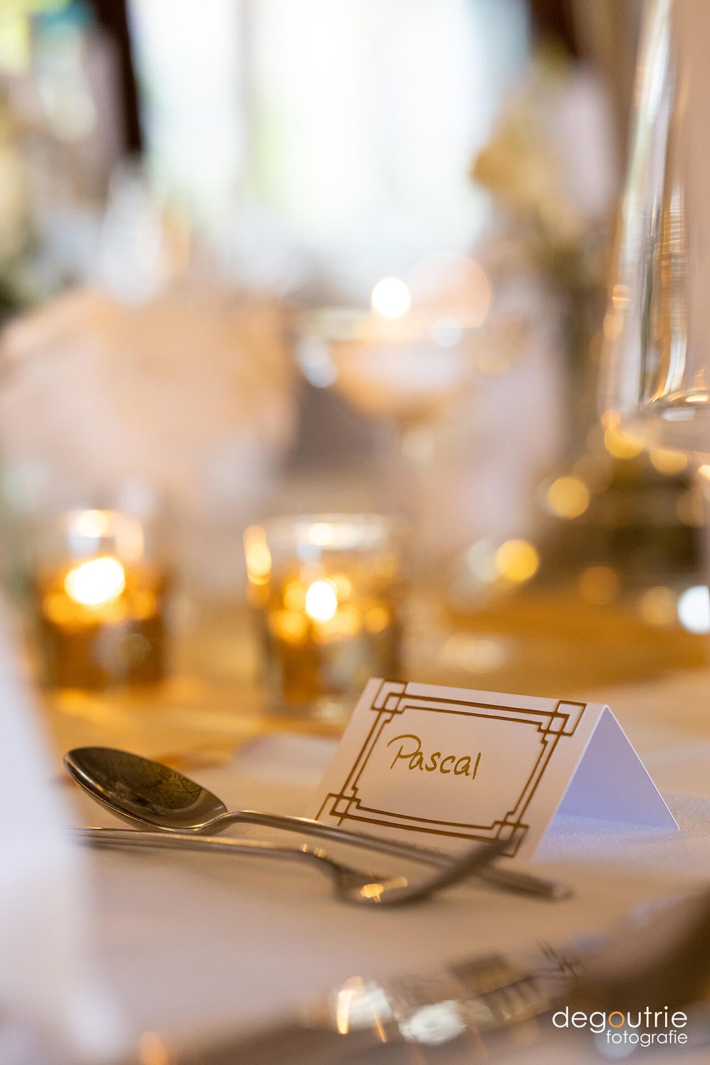 Dekoration Hochzeitstisch Namensschild elegant gold