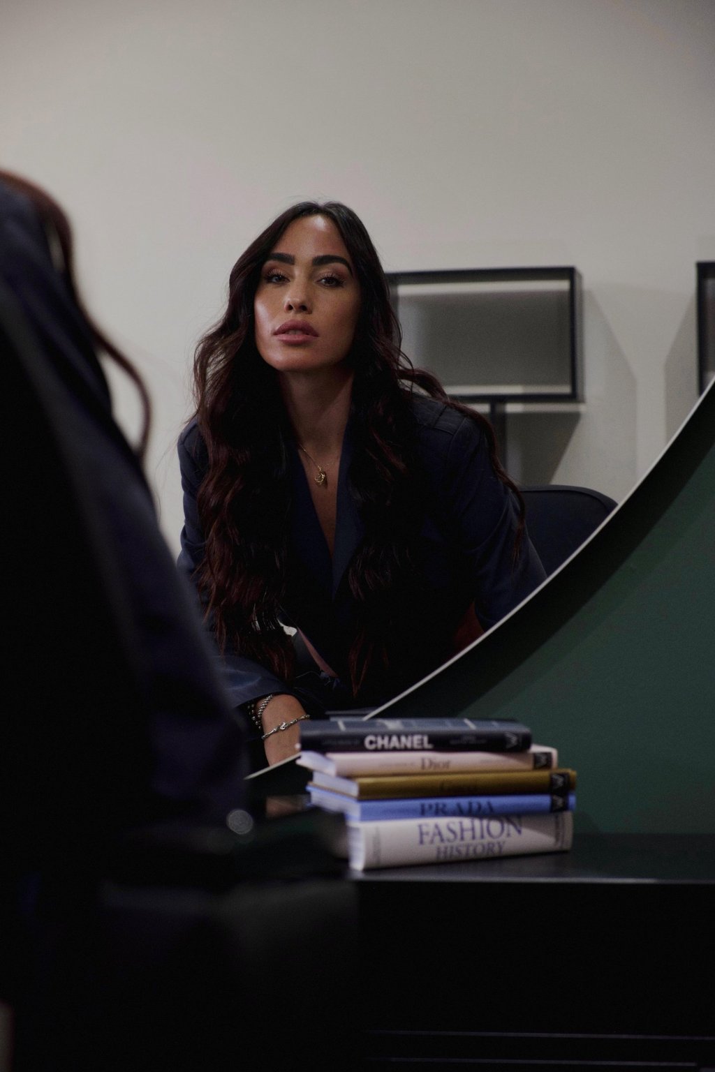 Alice De Luca work in the salon