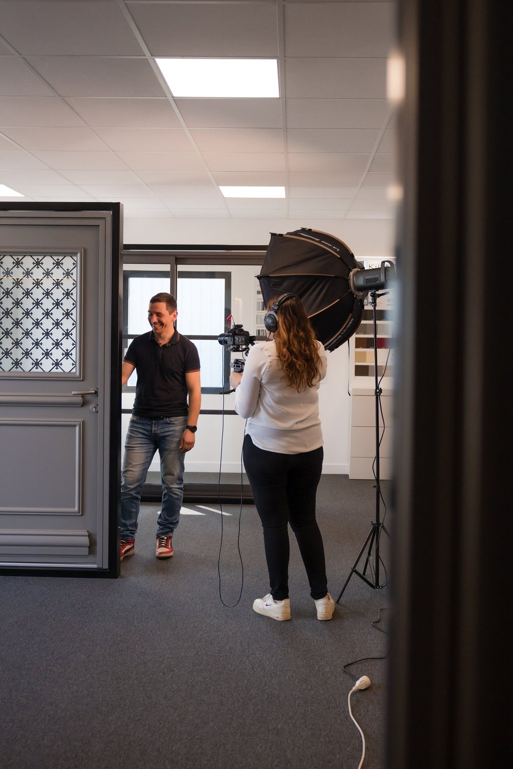 Tournage sur site de film corporate à vitré, avec vidéaste professionnelle