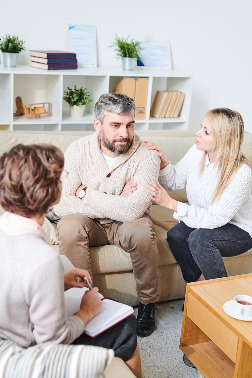 Accompagnement émotionnel avant et après une cérémonie d’adieu, espace d’écoute et de soutien