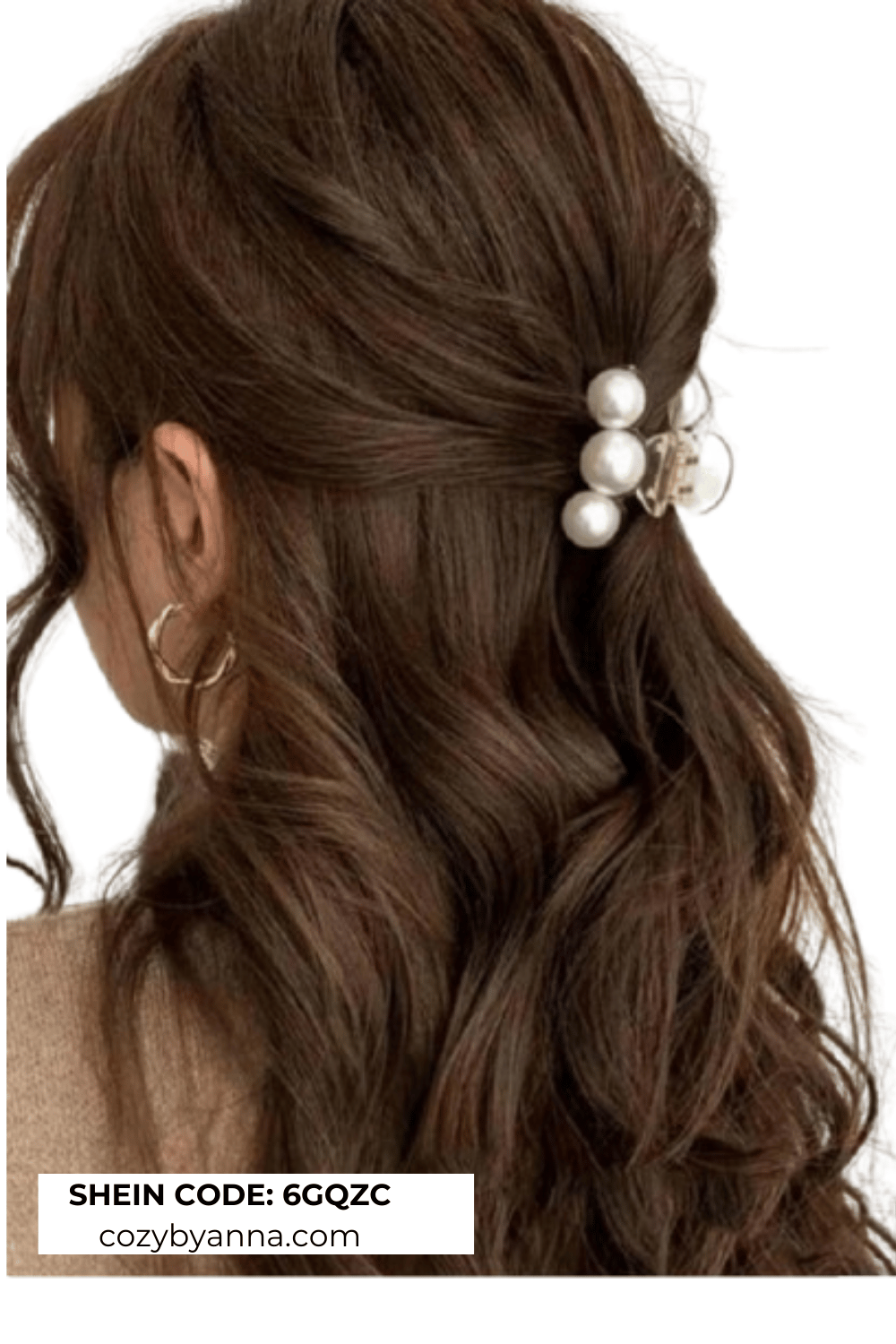 Elegant faux pearl hair claw styled with fall outfit.