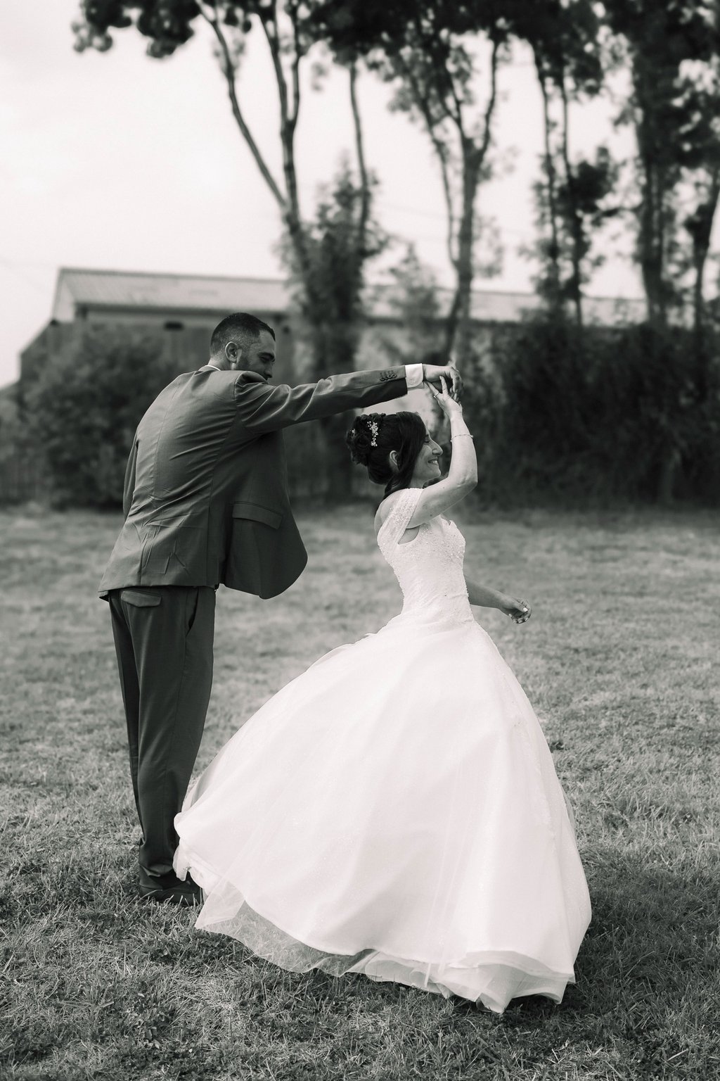 couple qui danse et photo noir et blanc