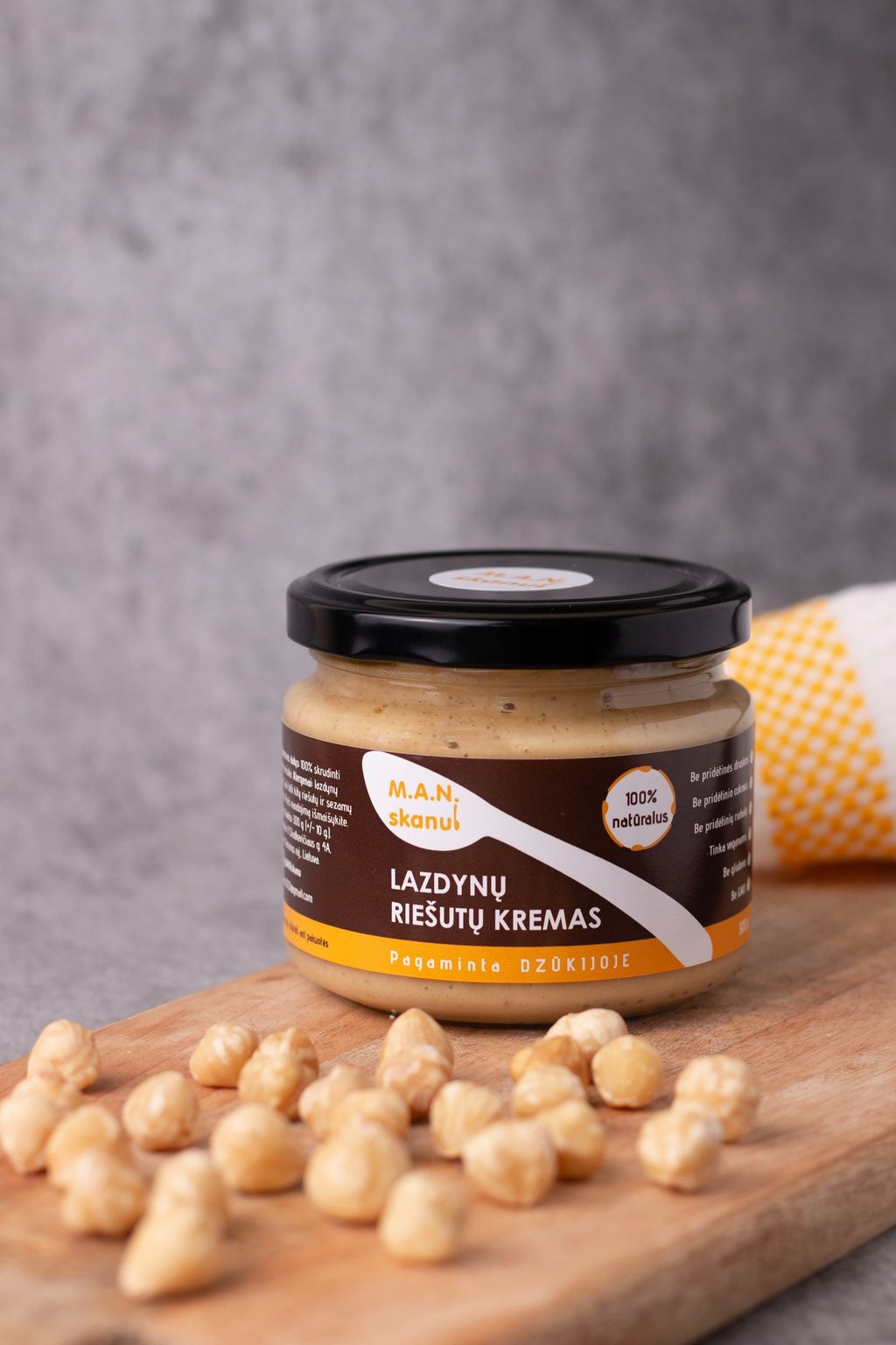 Lazdynų riešutų kremas