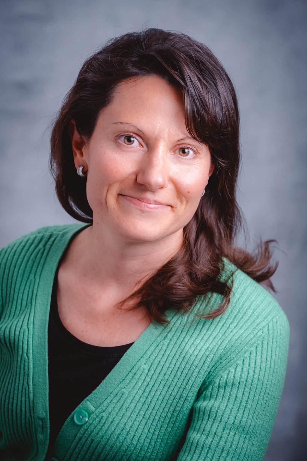  „Physiotherapeutin Christiane Singer lächelnd“