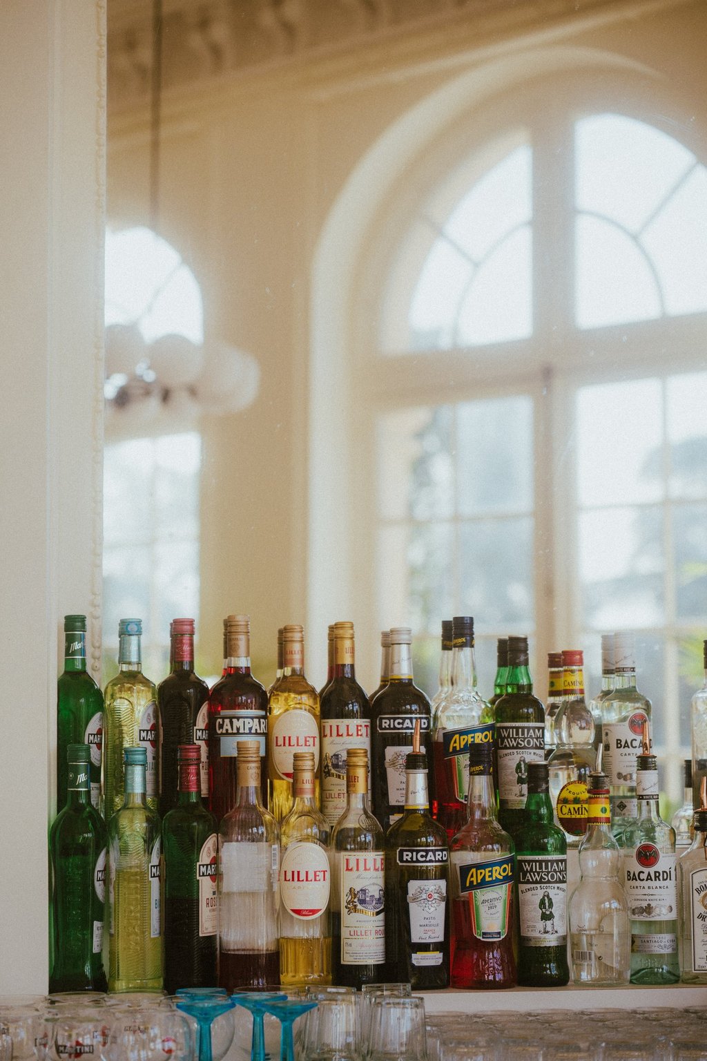 Détails du bar de l'hôtel Maison du Val