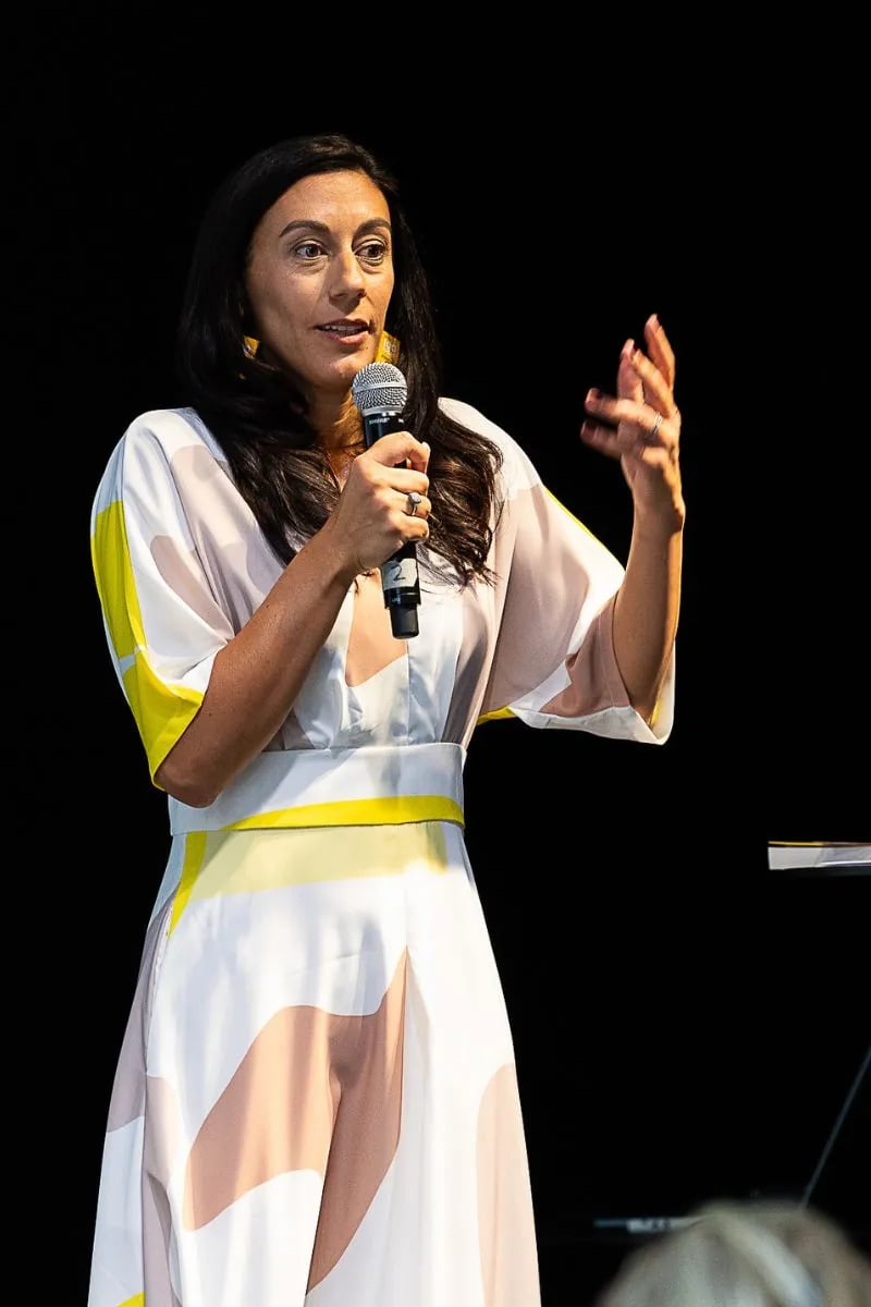 Aurelie Litynski is an inspirational speaker on positive work culture