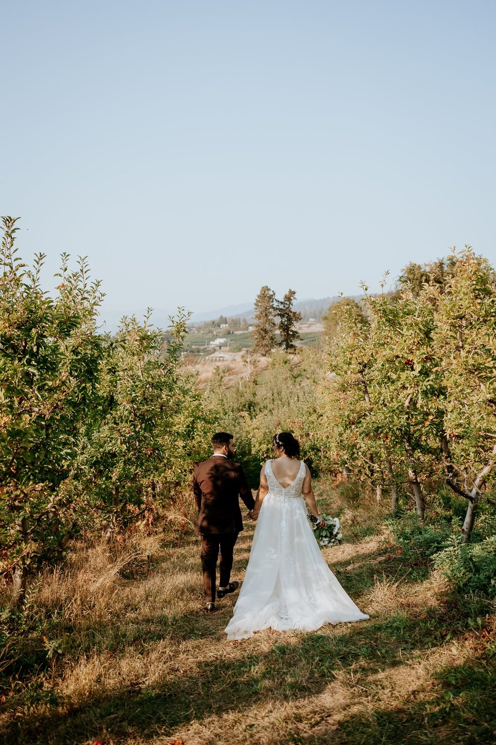 penticton wedding photoshoot creek and gully