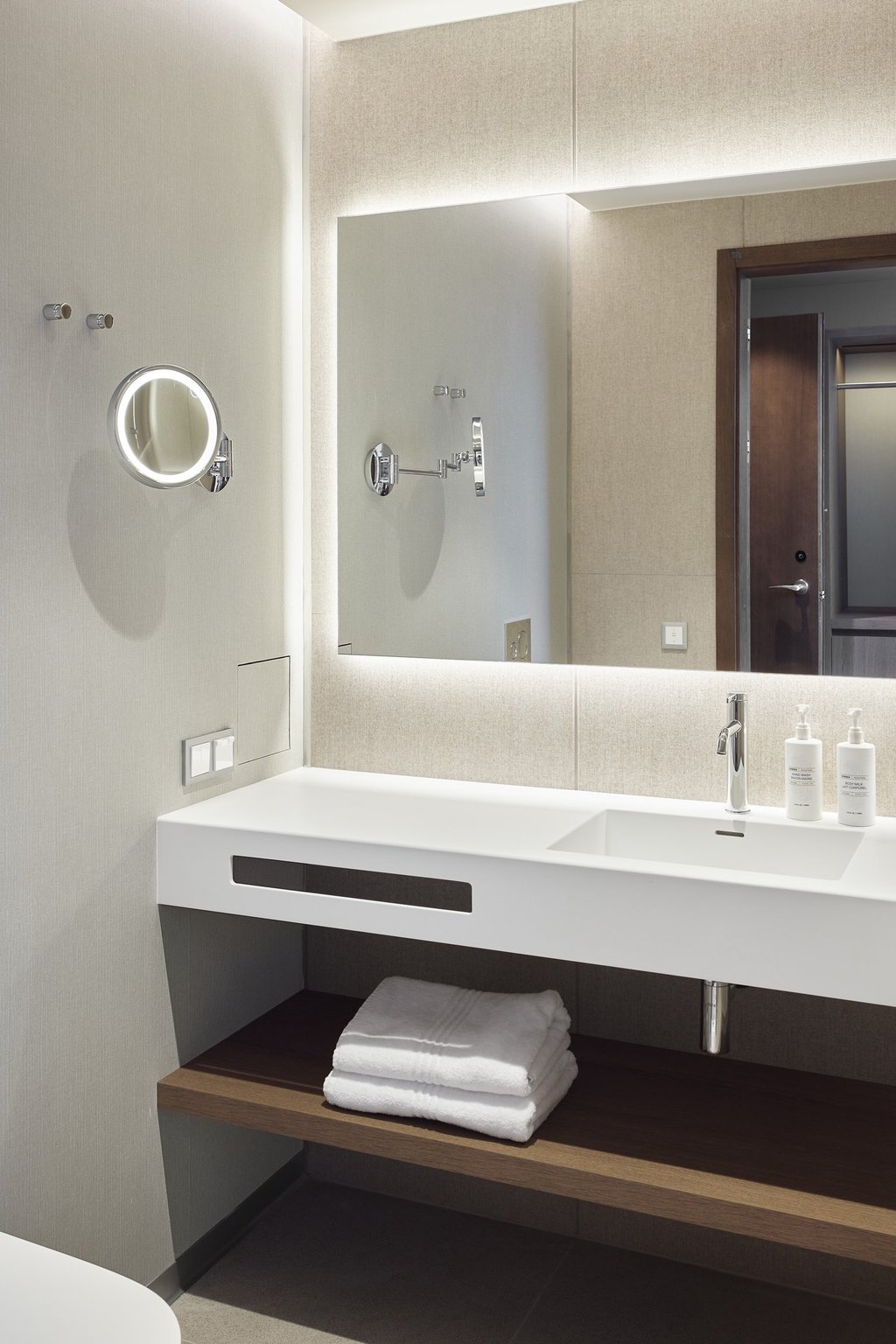 Vinilinė sienų danga WC