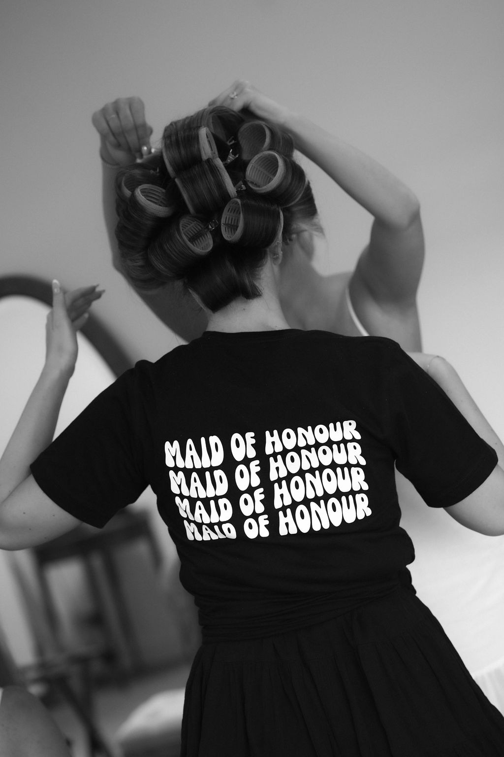 a woman in a maid of honor t - shirt wedding in Bordeaux
