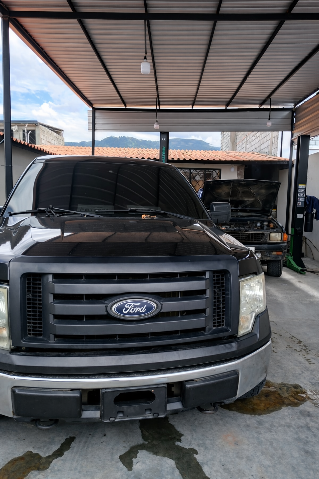 Atención profesional para vehículos de alto rendimiento, Ford Raptor Mercedes Benz y otros.