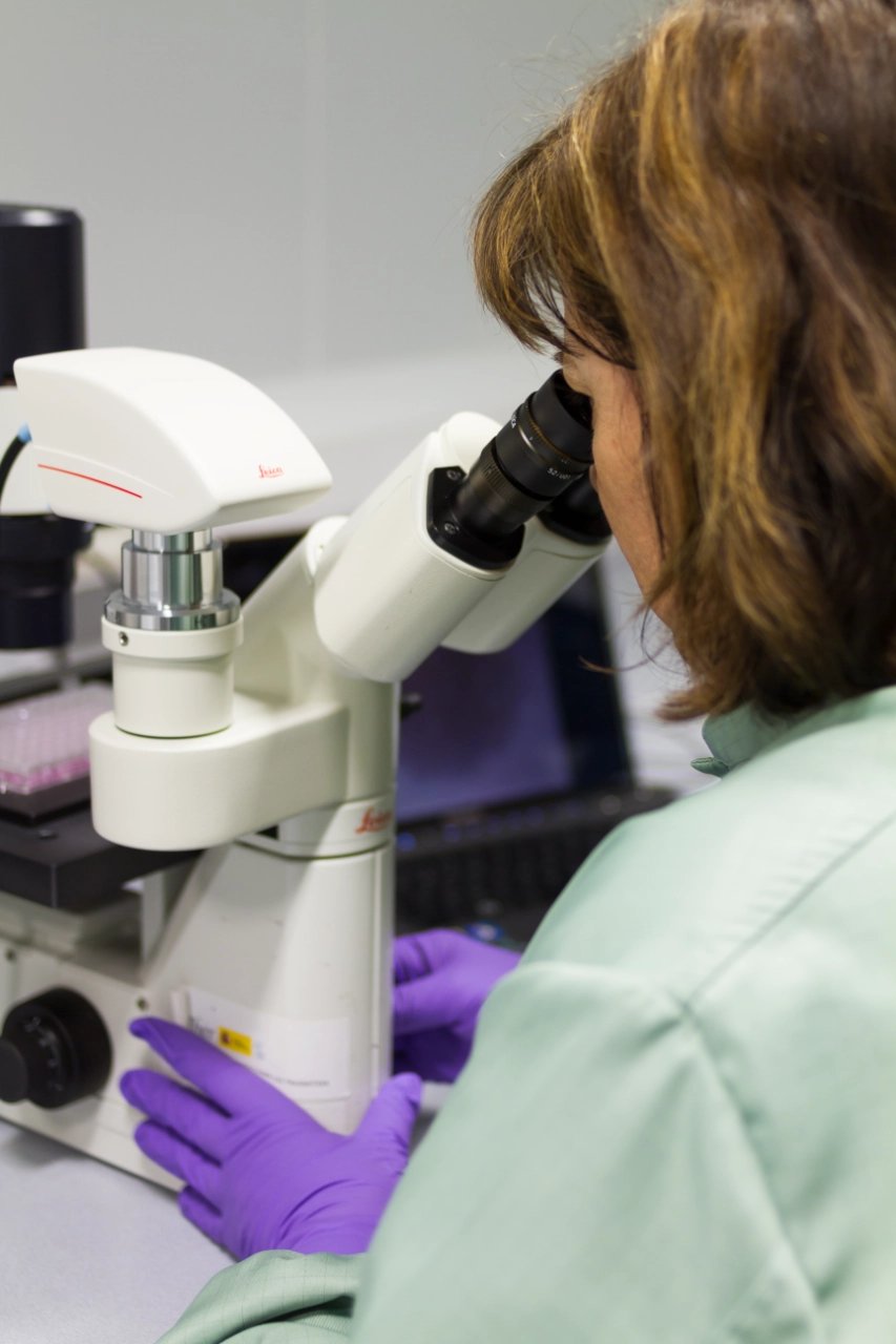 Fotografia corporativa llavoretes social media para proyectos investigación científica laboratorios