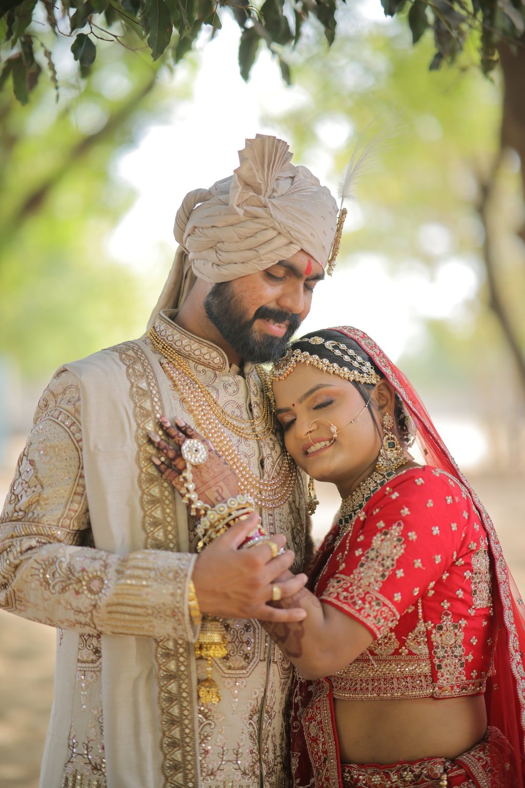 best traditional bridal and groom photography in r&d bridal makeup and studio vadodara