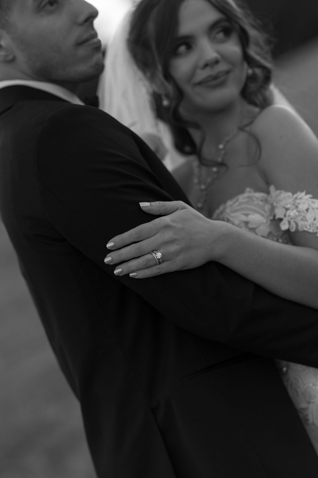 couple wedding in black and white at sterling event venue in minneola, fl