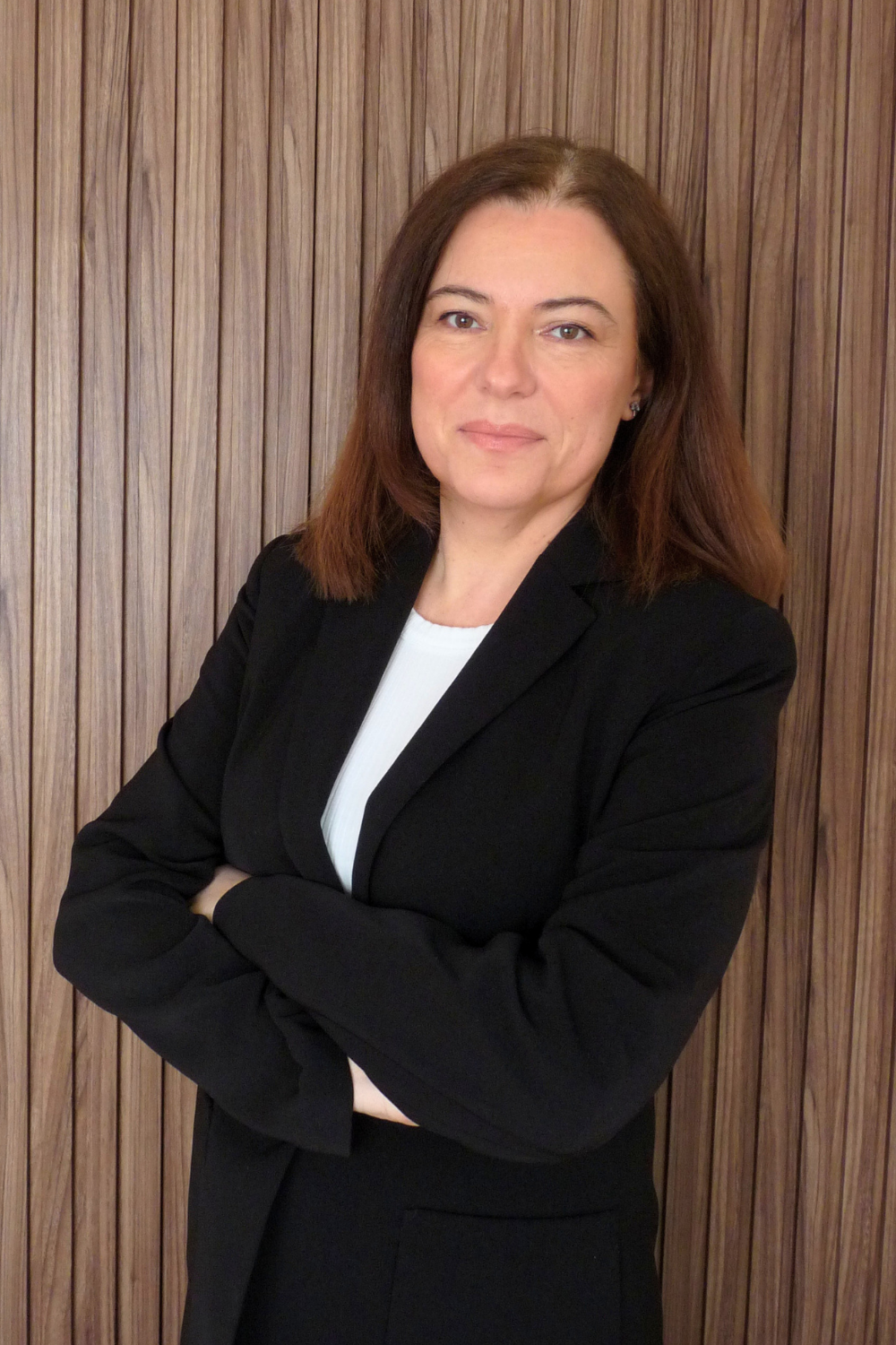 Nicola Talle with Stop Selling to Dead Markets book