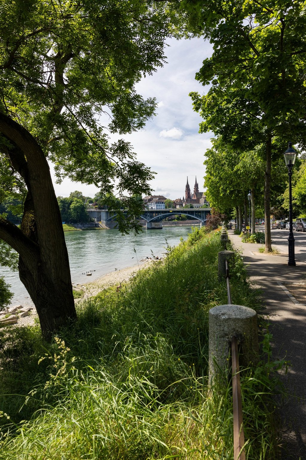 Blick über den Rhein zum Basler Münster – Beispielbild aus dem Allrounder Fotokurs Basel.