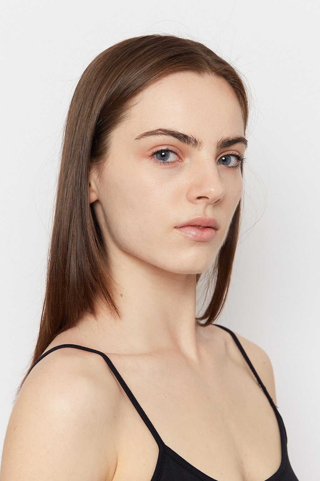 Portrait modèle agence fond blanc