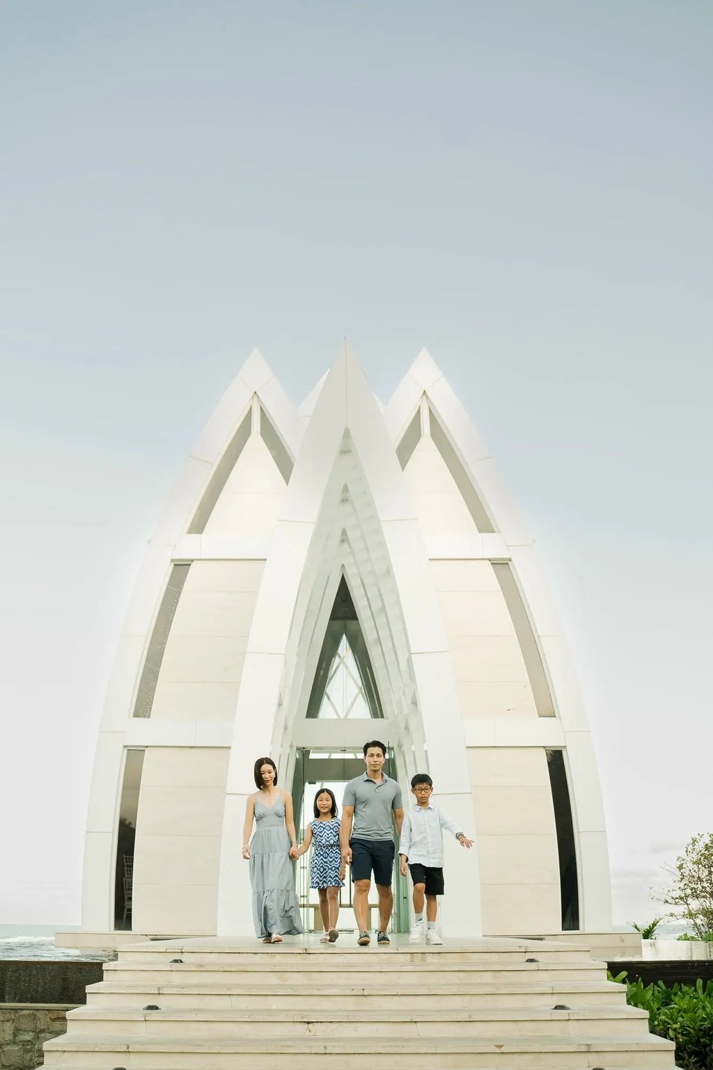 the-ritz-carlton-bali-siblings-portrait-chapel.webp