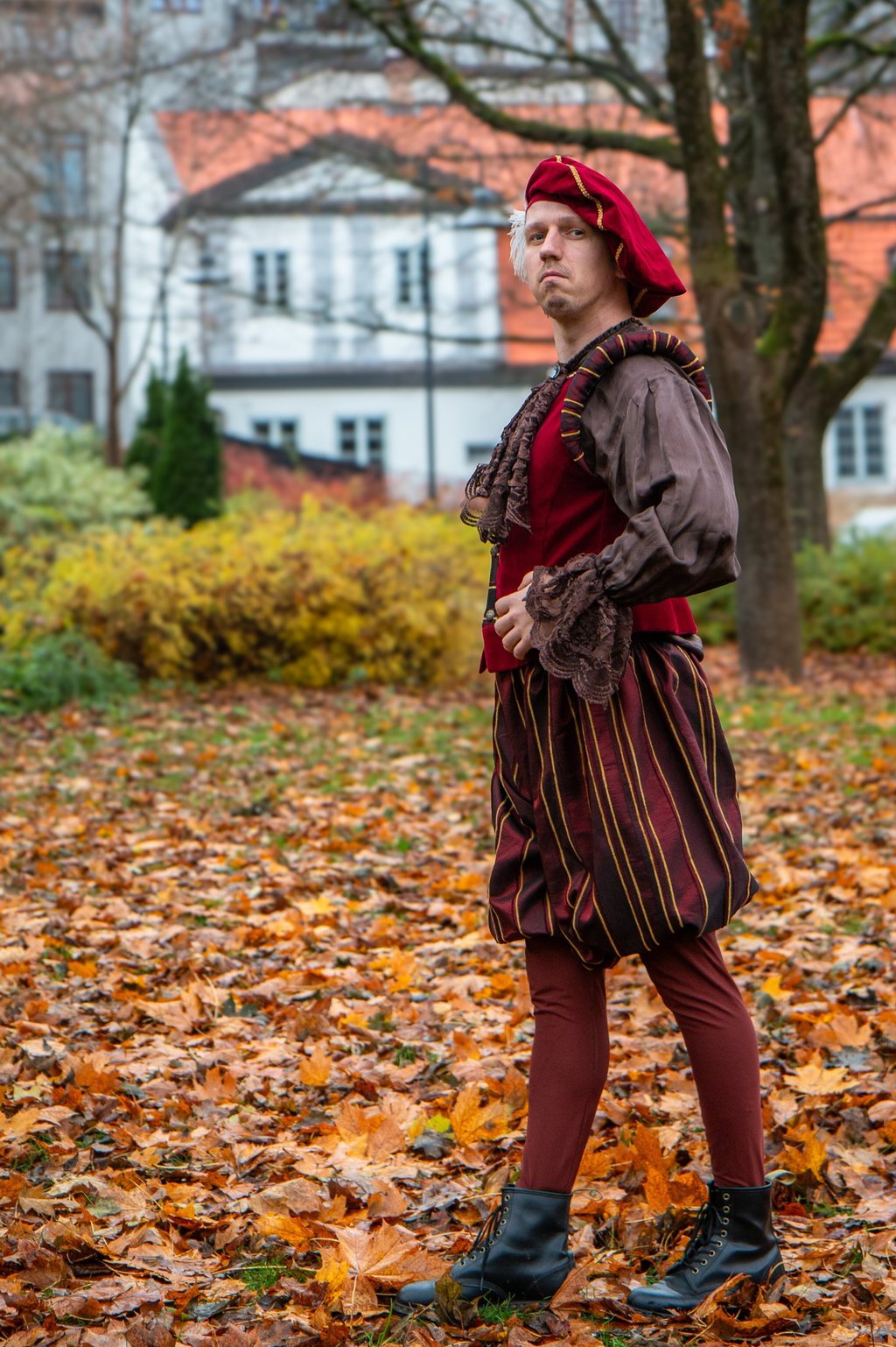 Vyriškas renesanso kostiumas