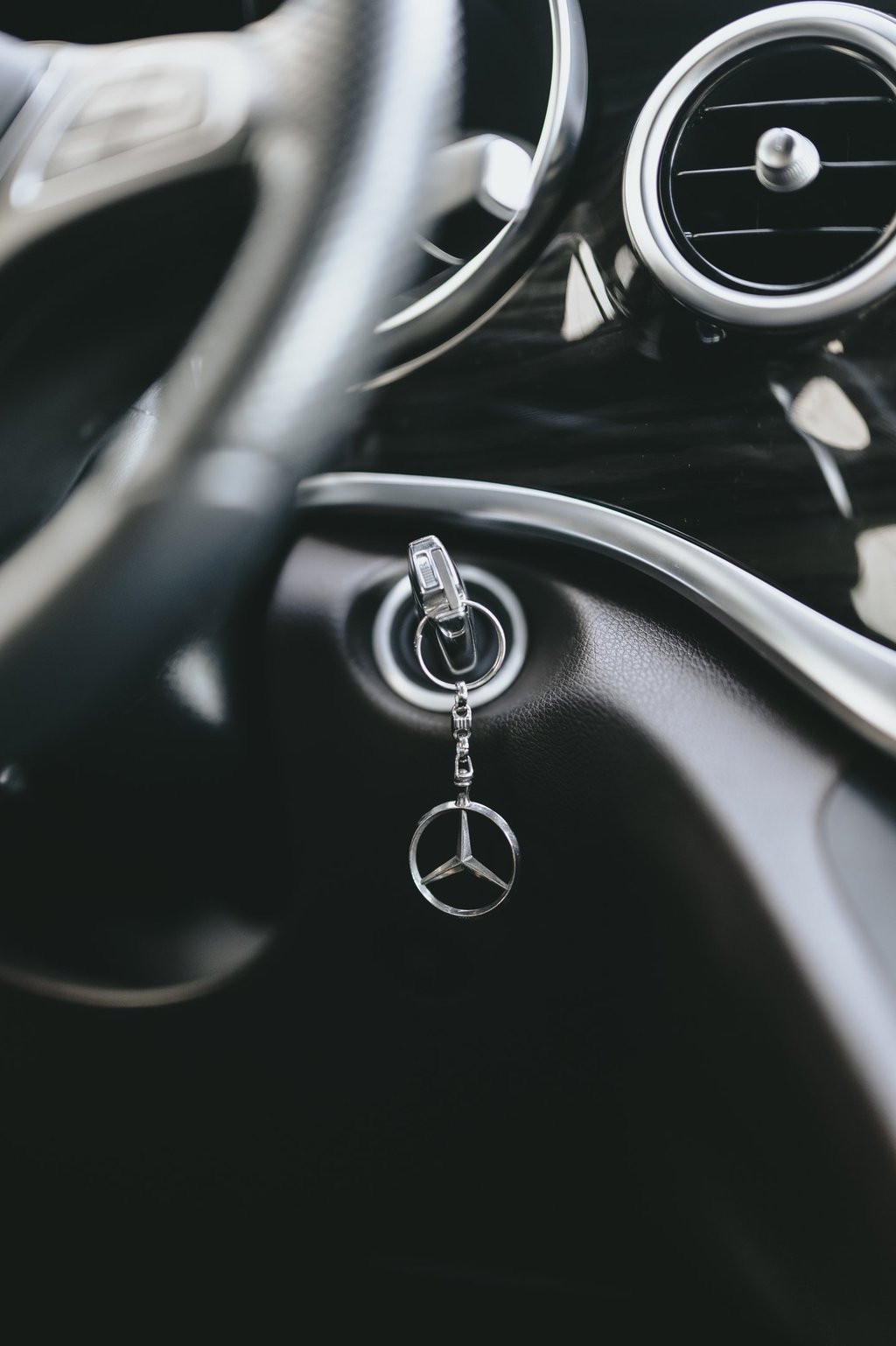 Luxury Mercedes V-Class interior with leather seats for executive B2B transfers