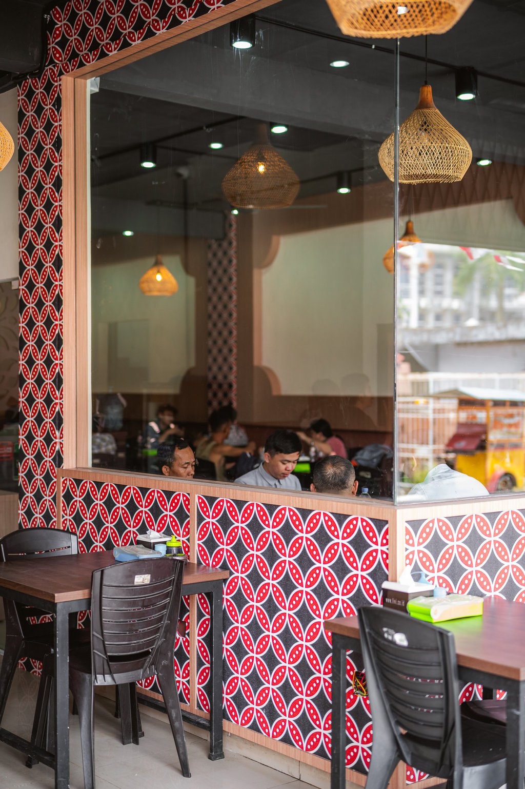 crowds having lunch at BPK Chika Batam