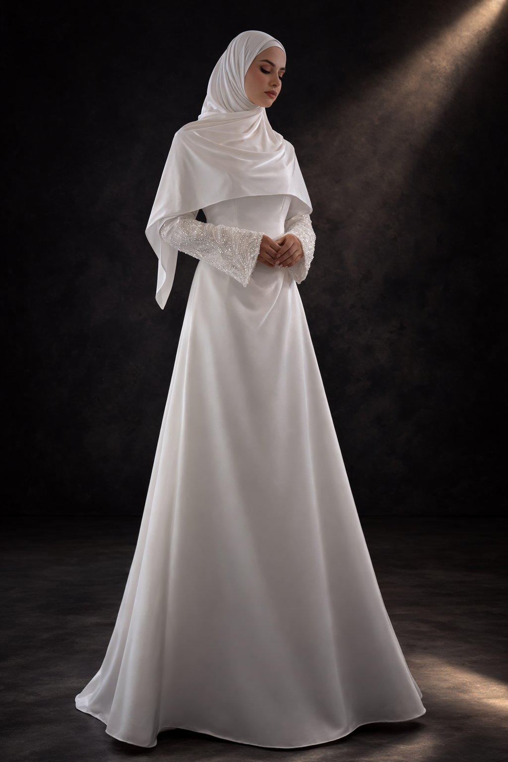 Modest wedding gown couture en satin silk ivoire avec corsage structuré