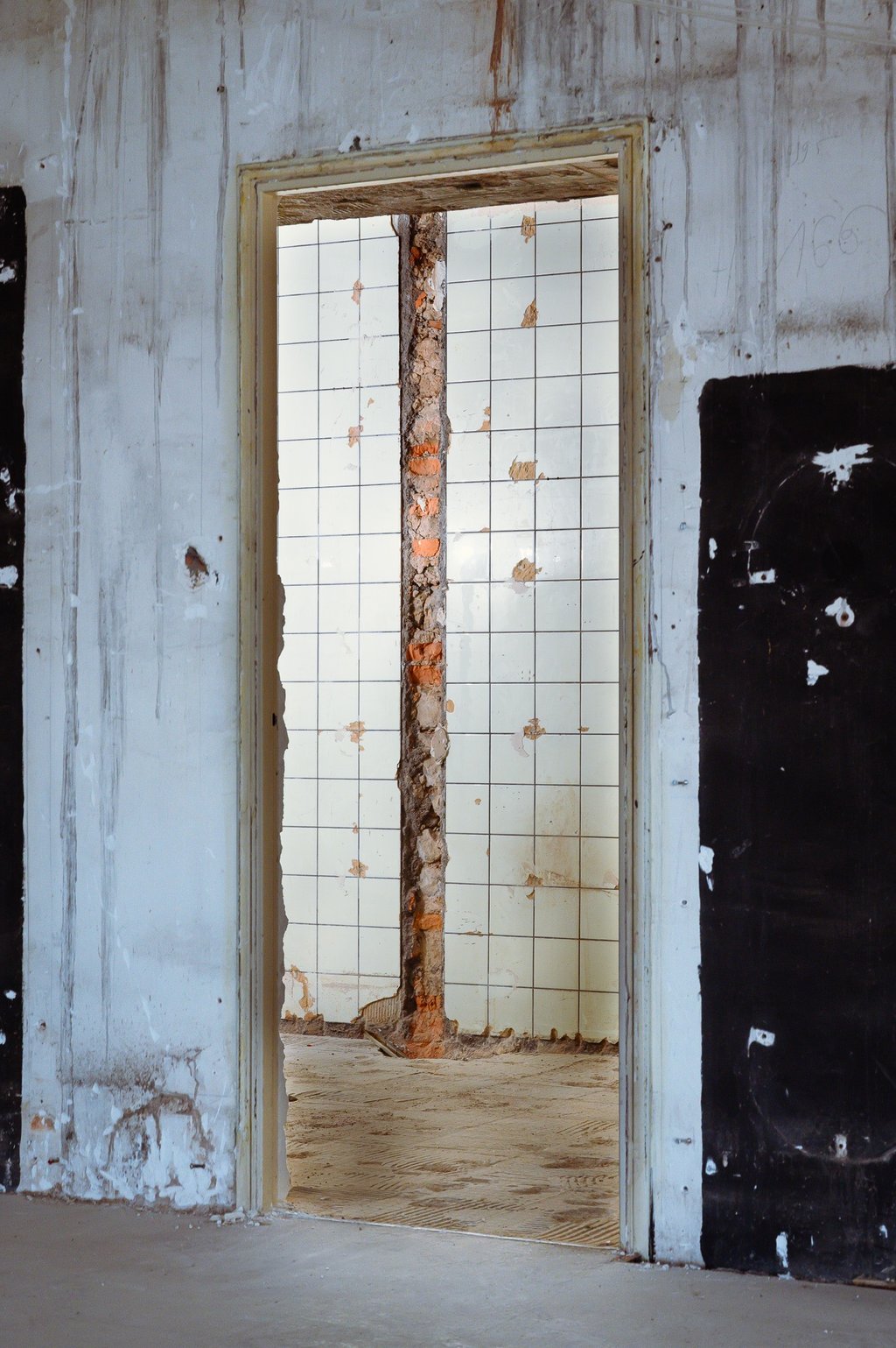 Ancien sanitaire suite à la démolition