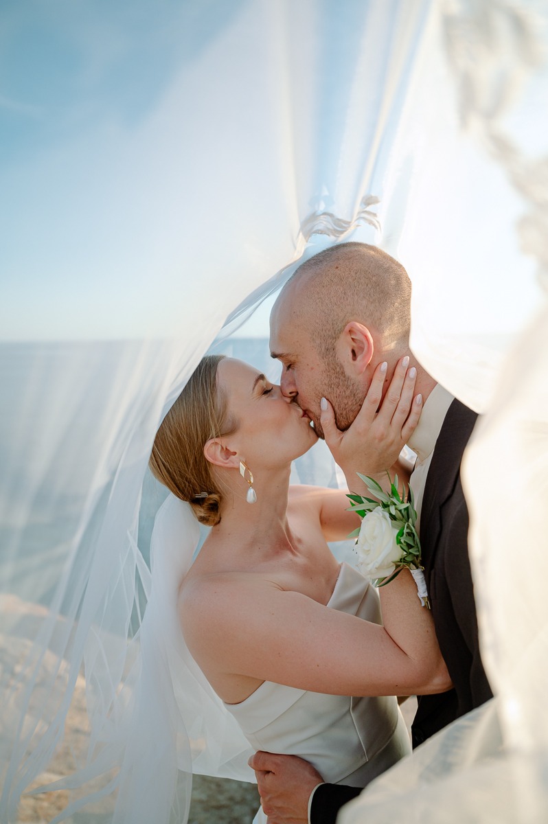 Minimal Wedding in Ios Greece