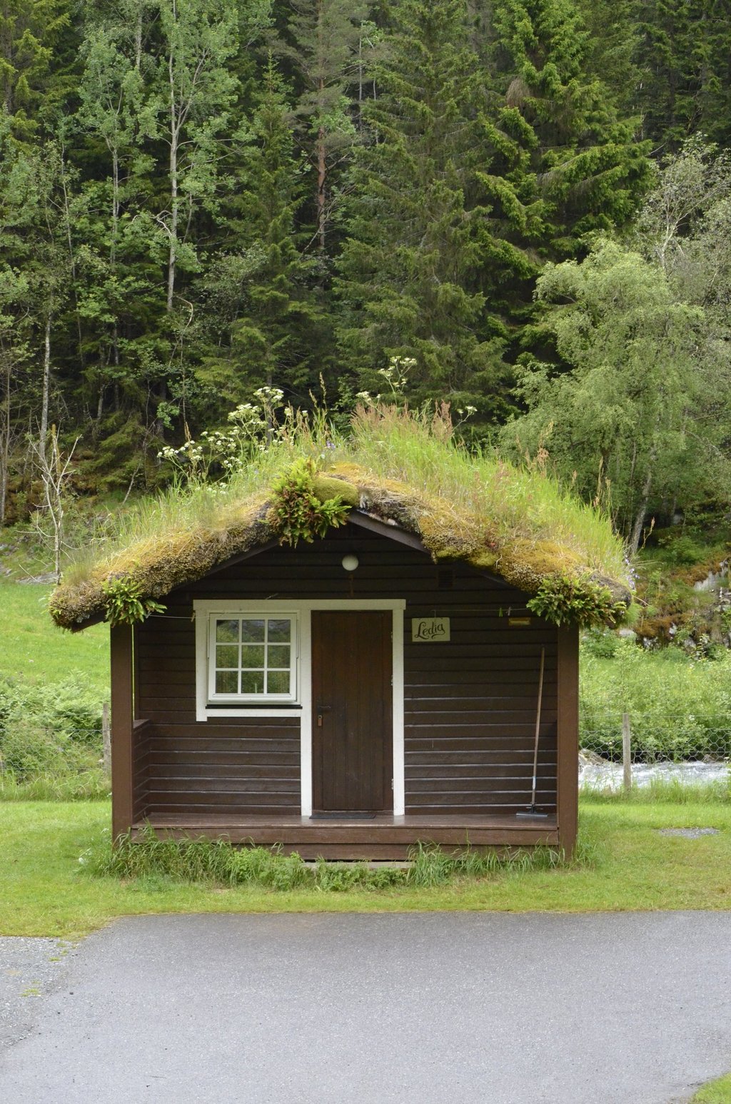 Stadheimfossen Cabins in Hellesylt, Norway
