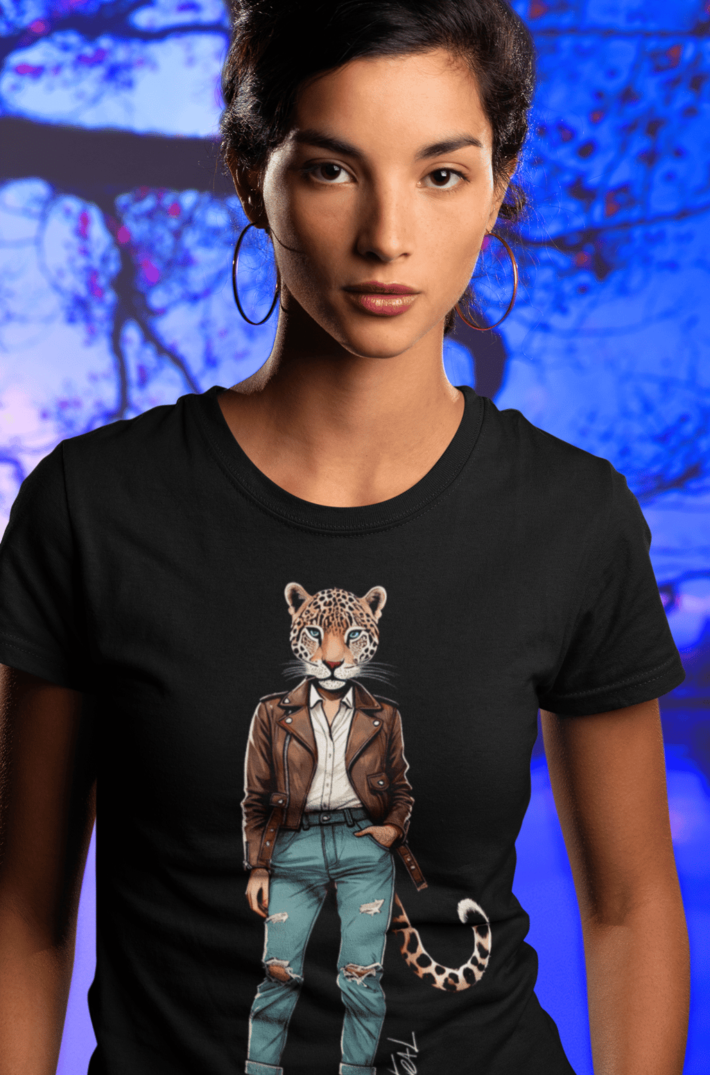 Camiseta da marca de street art, Cavérik Art Club, assinada pelo artista visual Sérgio Astral