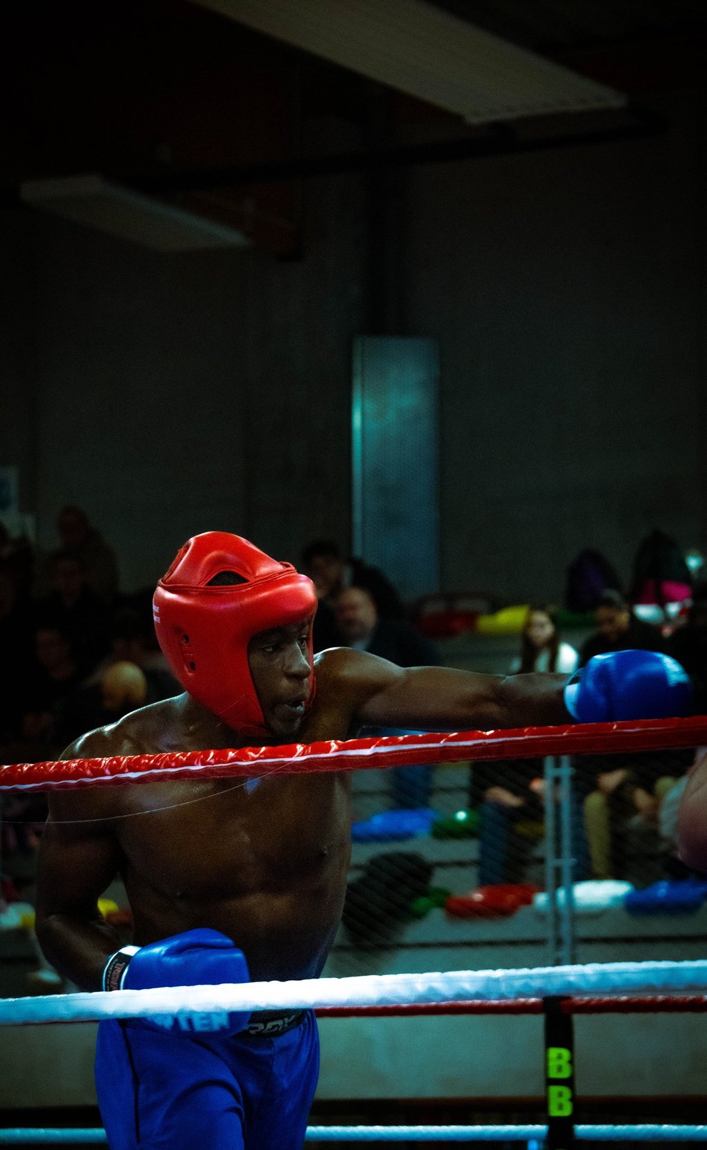 Compétition amateur de boxe thaï, Rouen.