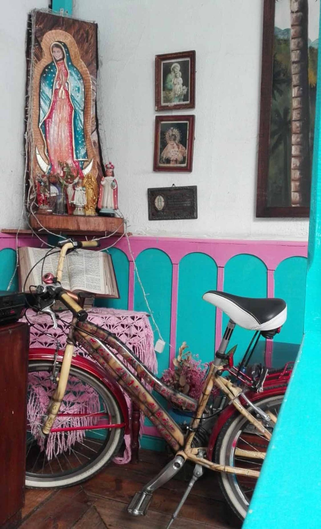 Bicicleta antigua en Restaurante y casa museo en El Hato de Evelio Calarcá Quindío