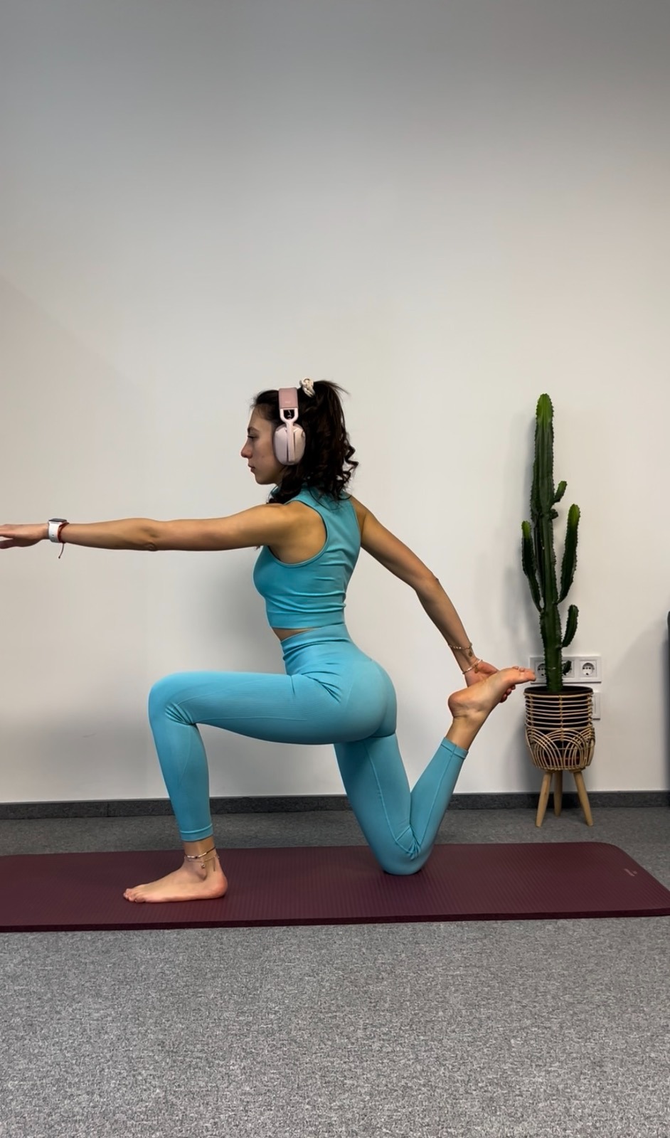 HIIT Circuit с Лили Мавродиева