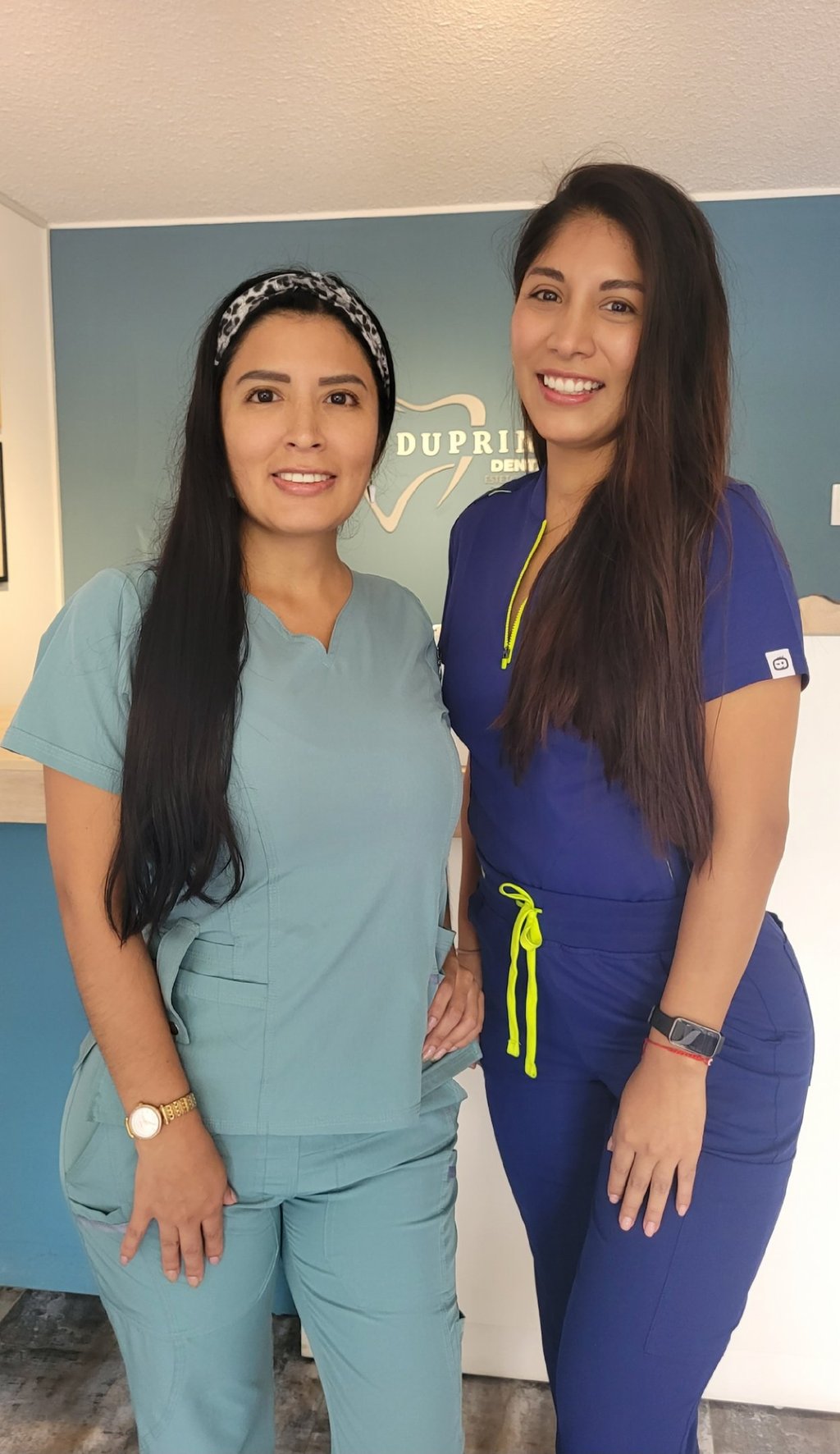 Equipo Odontológico Especializado - Implantes, Carillas y Ortodoncia Lima