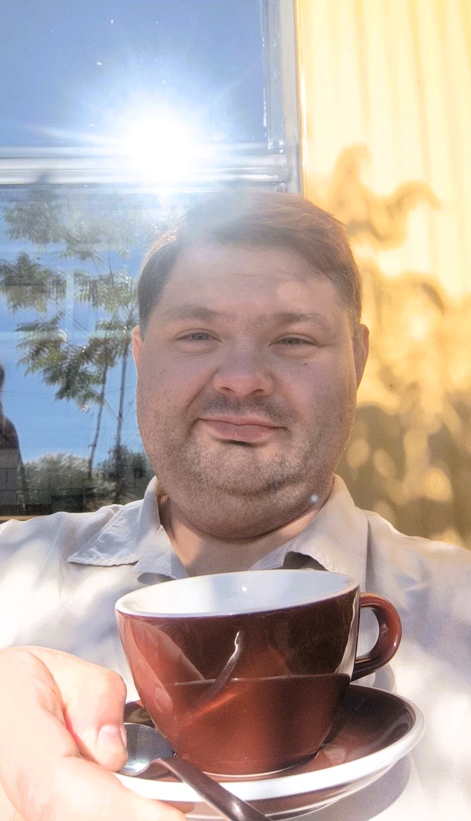 Stas w Sztokholmie z kawą