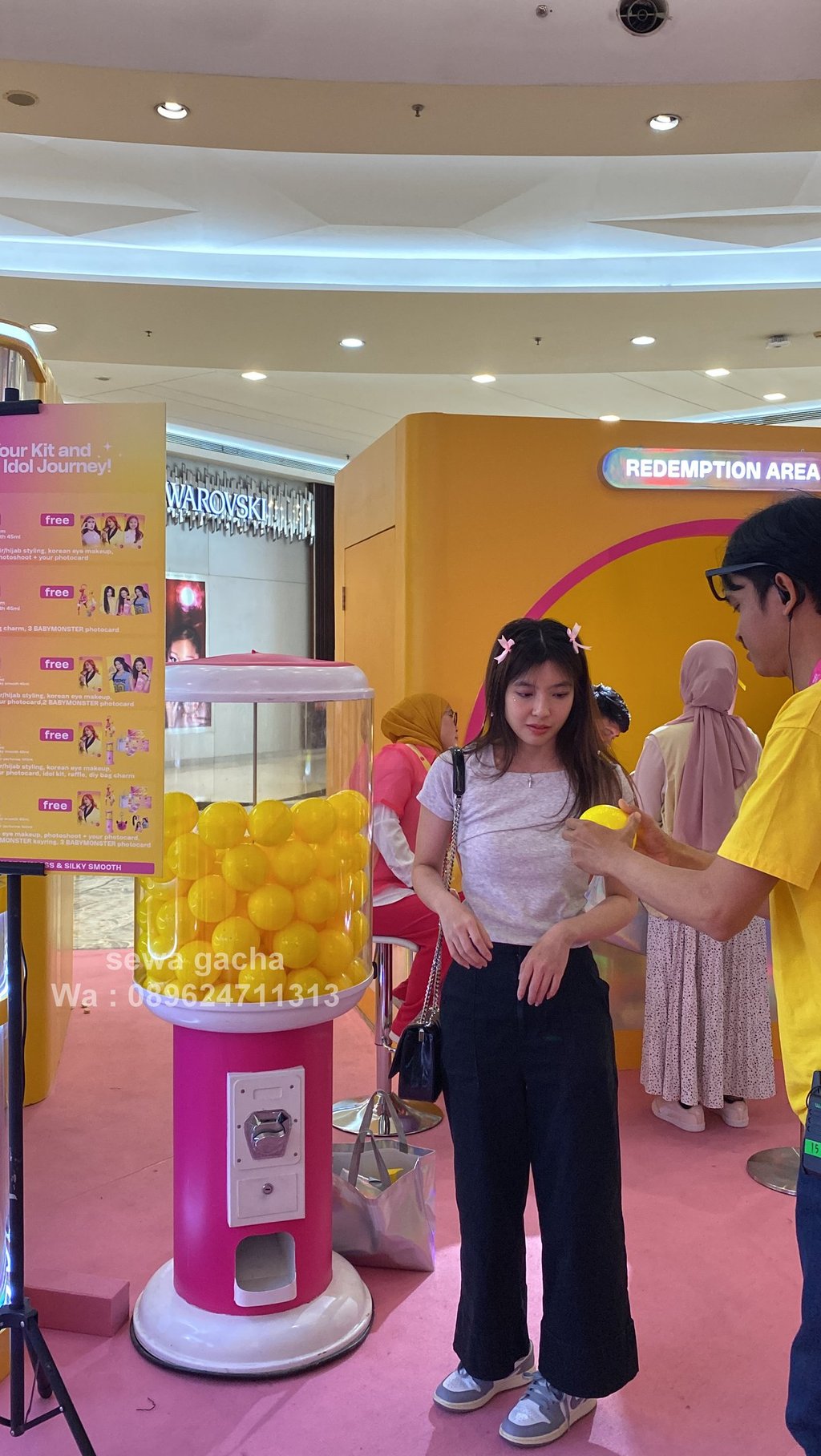 kustomisasi mesin gacha gachapon untuk event