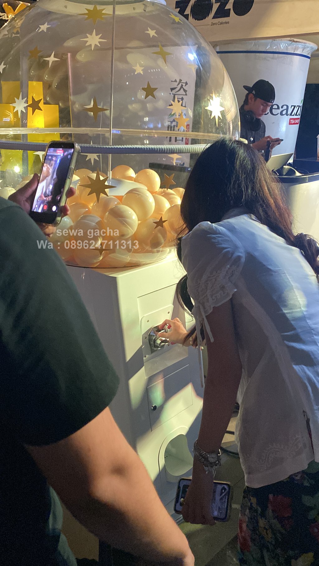 mesin gacha gachapon event